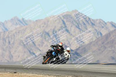 media/Dec-01-2025-Moto Forza (Mon) [[2daa91e15f]]/3-Beginner Group/Session 4 Turn 9/